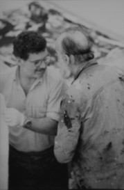 Garner Tullis and Emilio Vedova collaborating. Photo: © 1989 Richard Tullis