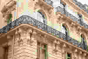 L'auteur est aussi un passionné d'architecture Haussmannienne.