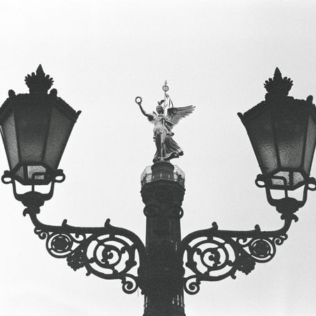 B&W of the Berlin Victory Column