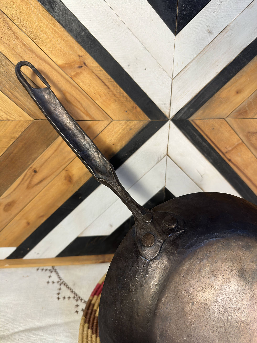 Thumbnail: 9.5" skillet - chevron handle