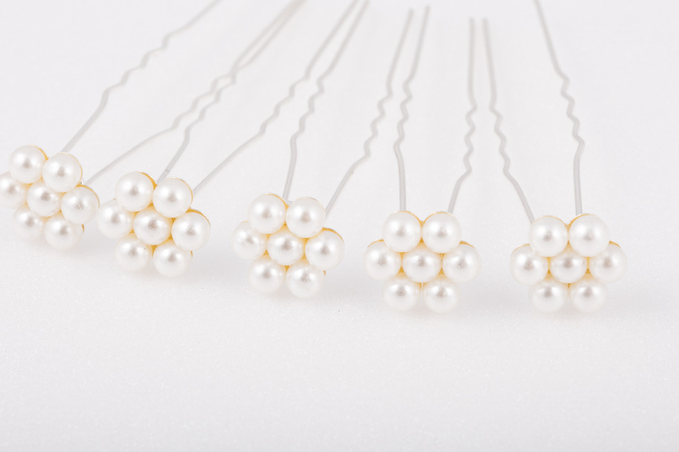 White pearl flower hairpins
