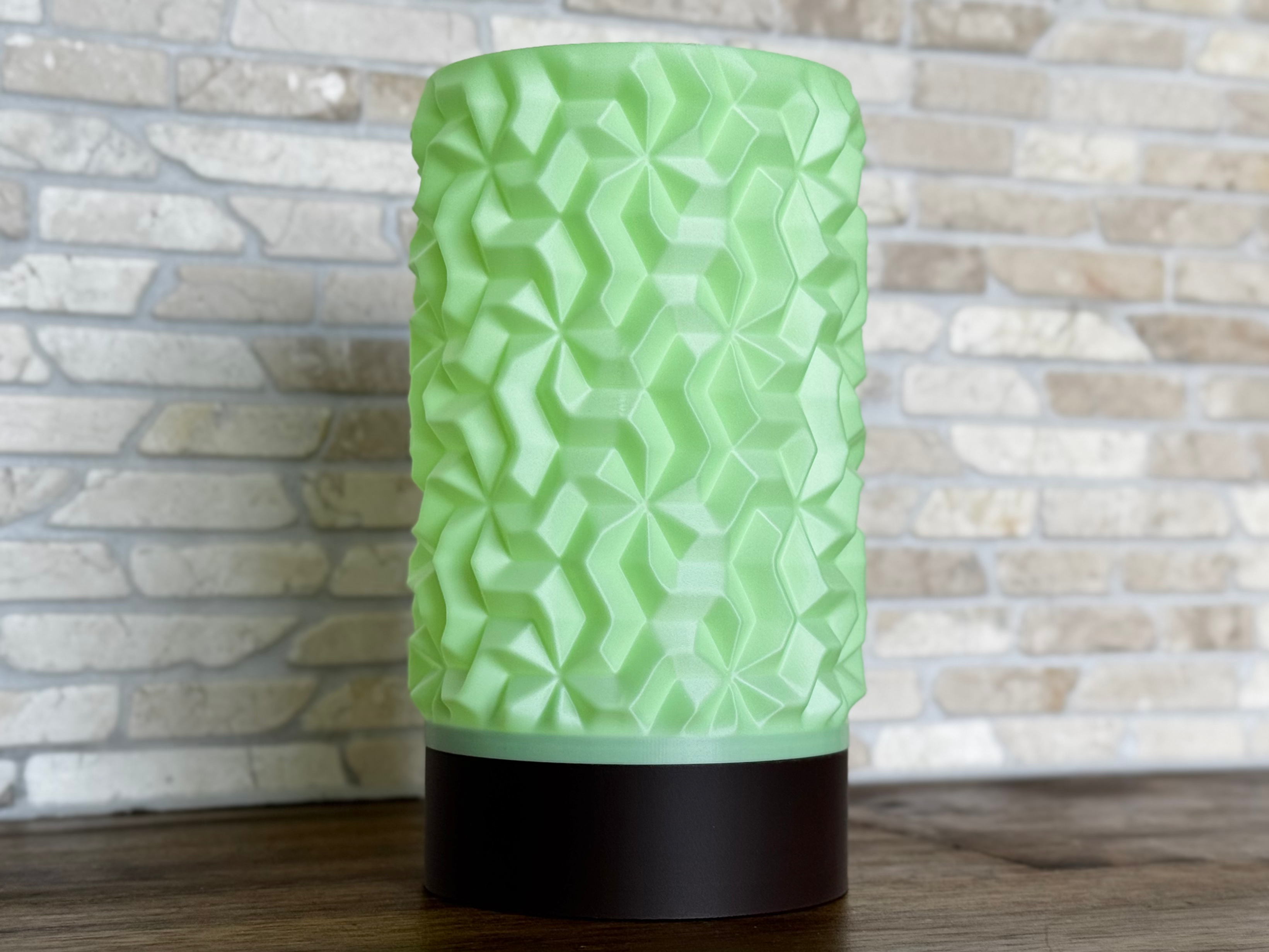 Twisted Stars - Core Collection - LED Свещ-Лампа