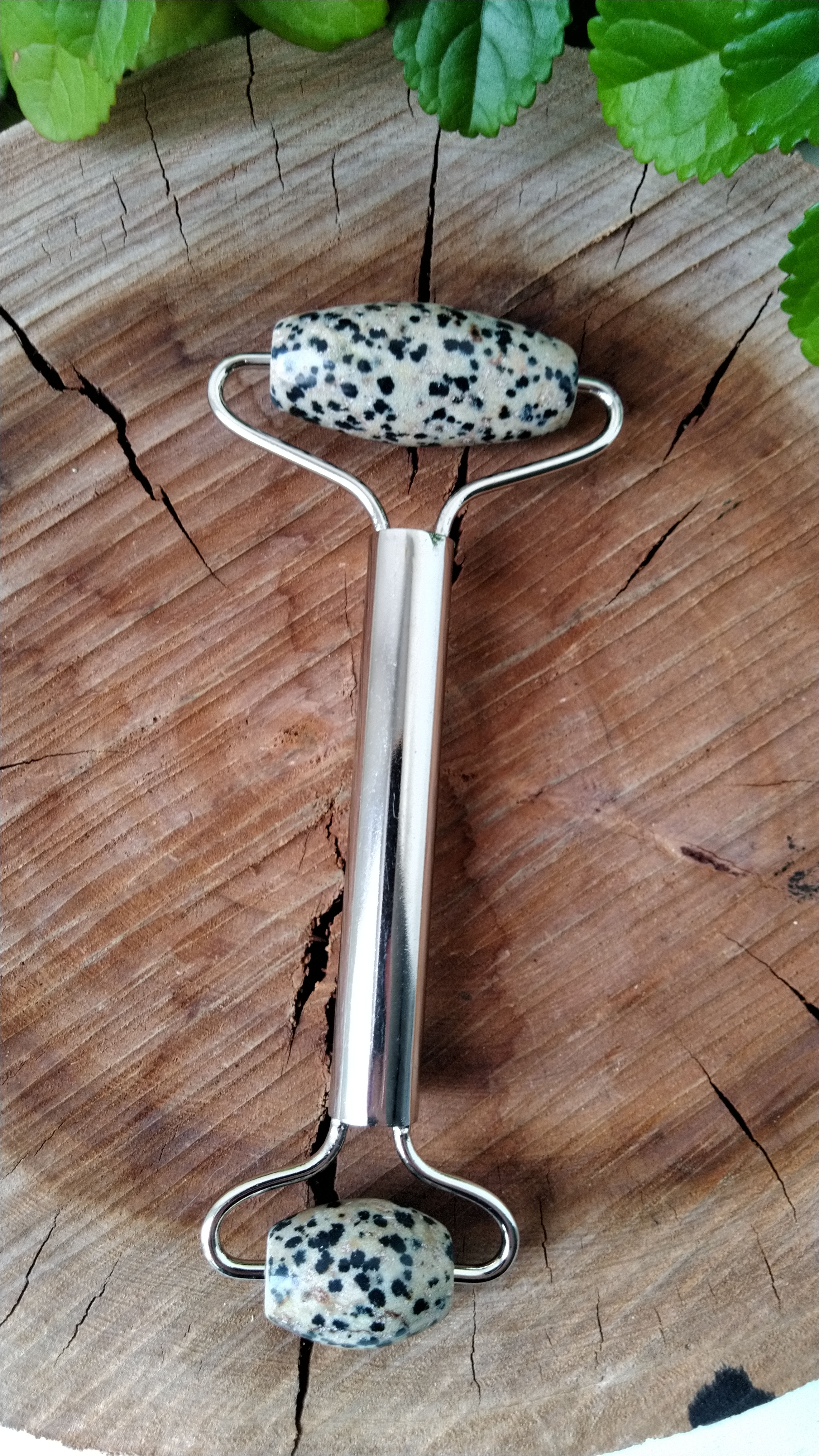 Rolinho Massageador de Jaspe Dalmata cabo de metal