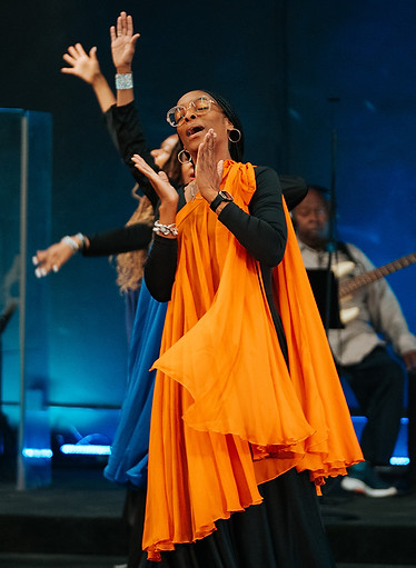 EXPRESSIVE GLORIOUS PRAISE DANCE MINISTRY ONTARIO CALIFORNIA MT ZION CHURCH OF ONTARIO.jp
