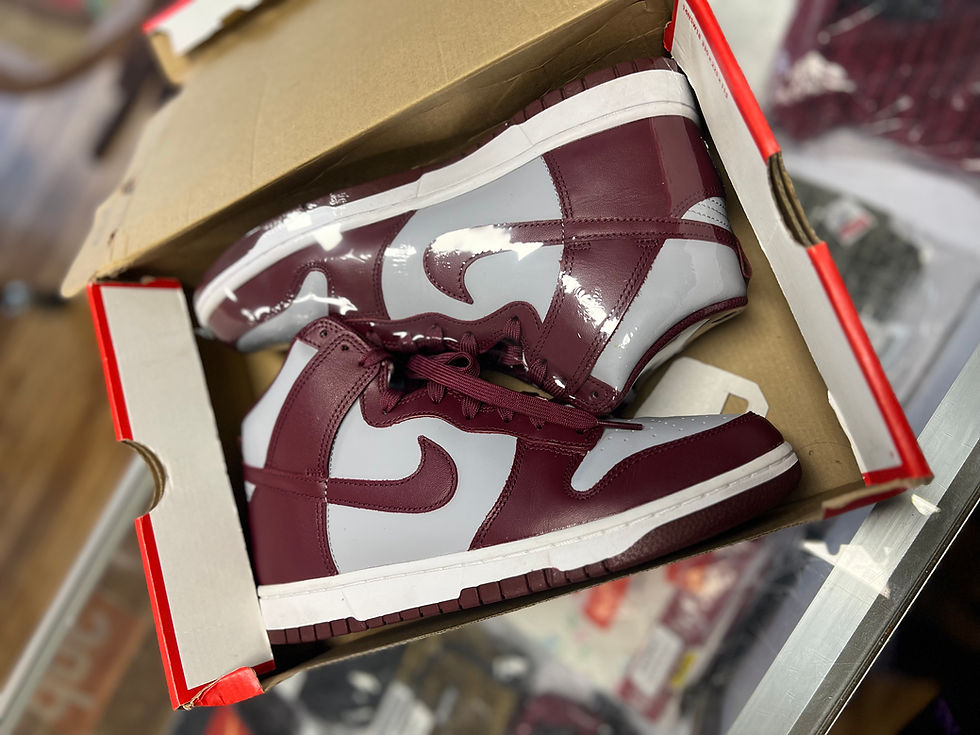 Thumbnail: Nike Dunk High “Beetroot” sz 9.5 Pre-Owned