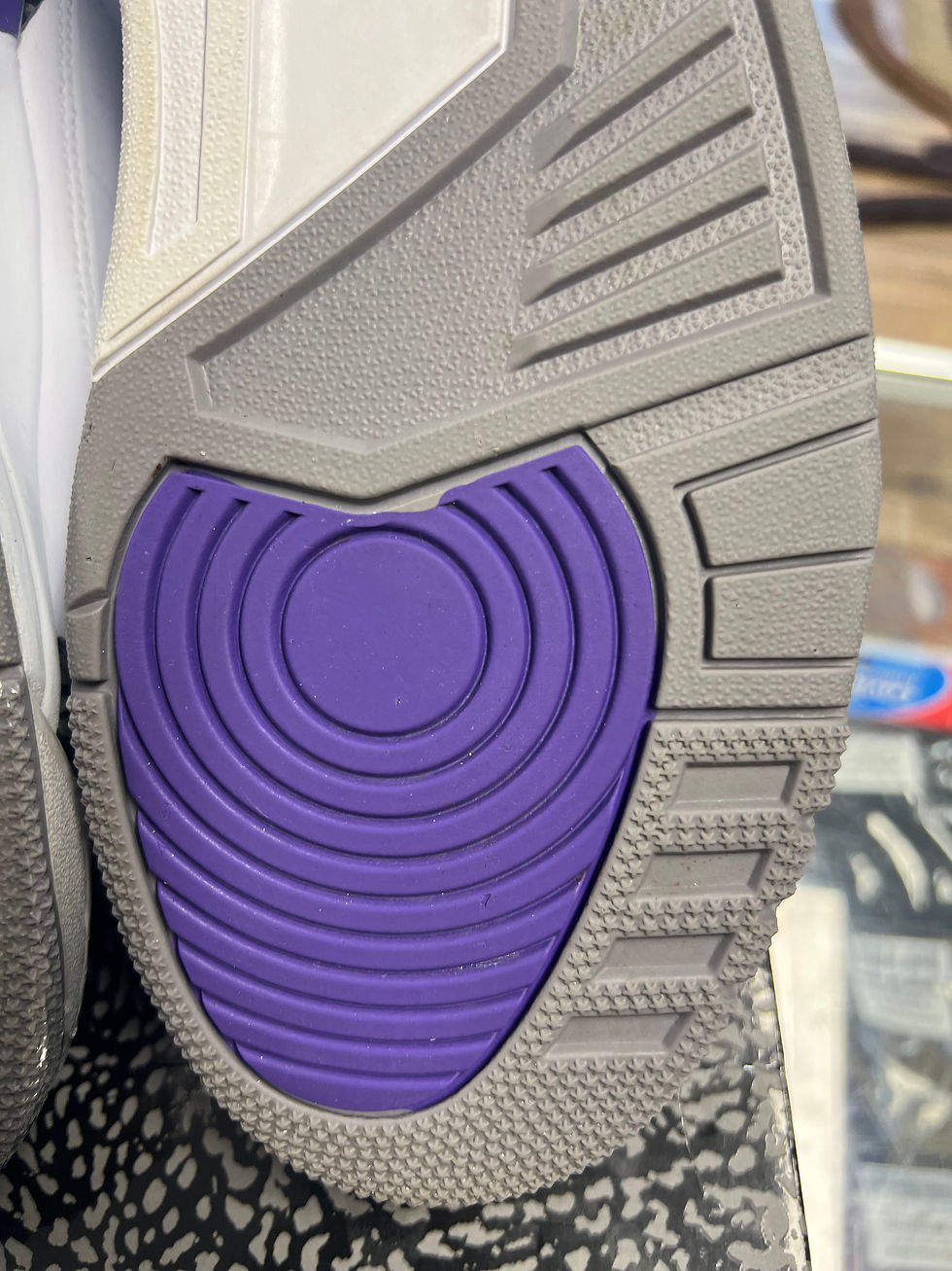 Thumbnail: Jordan 3 “Dark Iris” sz 9.5 Pre-Owned