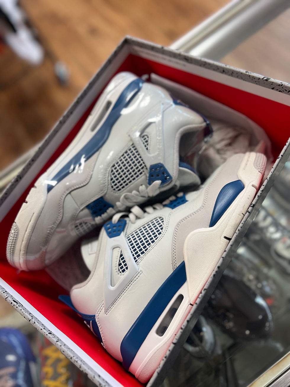 Thumbnail: Jordan 4 “Military Blue” sz 9.5 Preowned 