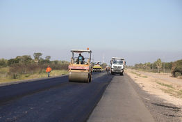 Avanzan obras viales estratégicas del MOPC en el Chaco y Alto Paraná