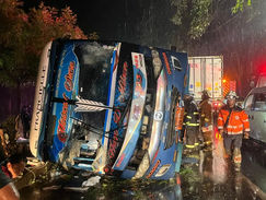 Al menos siete fallecidos y once heridos en accidente de tránsito en la costa de Ecuador