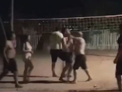 Suboficial saca su arma y dispara en plena cancha de piki vóley en Coronel Oviedo