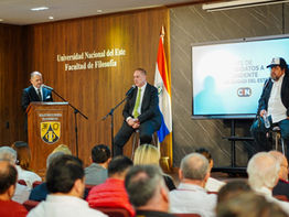 González Vaesken defendió sus propuestas en el Debate de Candidatos a Intendente de Ciudad del Este en la UNE