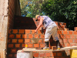 Piden ayuda para terminar comedor solidario: Las personas interesadas en sumarse a la causa (0983) 951 581