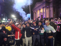 Todo Paraguay celebra el feriado nacional tras la clasificación de la Albirroja