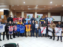 Coopeduc entregó indumentaria a clubes: Para el campeonato que inicia el domingo 7 de septiembre