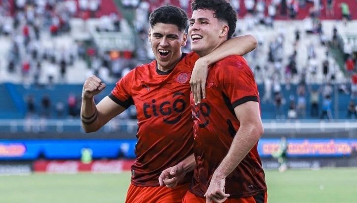 Gol guaireño en el clásico blanco y negro: Rodrigo Villalba le dio el triunfo a Libertad sobre Olimpia