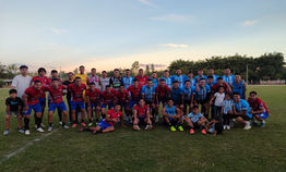 Solidaridad de Aguilar y Toledo con partido benéfico: Ambos unieron a figuras del fútbol nacional en Kaundy