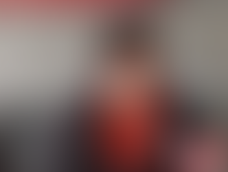 Solicitan ayuda para última cirugía de ojo: Para continuar ayudando a su familia