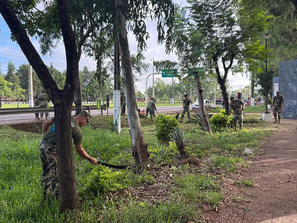 Limpieza en el Parque del Guairá: Trabajo interinstitucional entre Gobernación y Militares