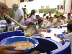 Critican que Wiens quiera usar Hambre Cero con fines electorales