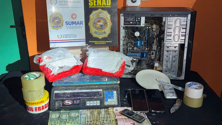 Incautan 2 kilos de cocaína en Santa Librada: Dos hombres detenidos durante allanamiento