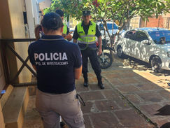 Motochorro asaltó a joven trabajadora: El hecho quedó registrado en imágenes de circuito cerrado