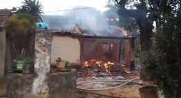 Familia pierde todo tras voraz incendio: Una vivienda fue consumida por las llamas en Itaybú