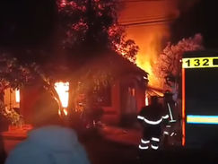 ITAPÚA: Incendio consume en su totalidad una vivienda en Cambyretá.