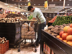 Desde hoy rigen los descuentos en más de 90 productos de la canasta básica