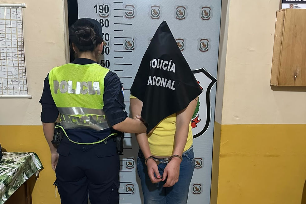 Mujer fue aprehendida tras lanzar piedras y botellas: Habría amedrentado a transeúntes y dio positivo al alcotest