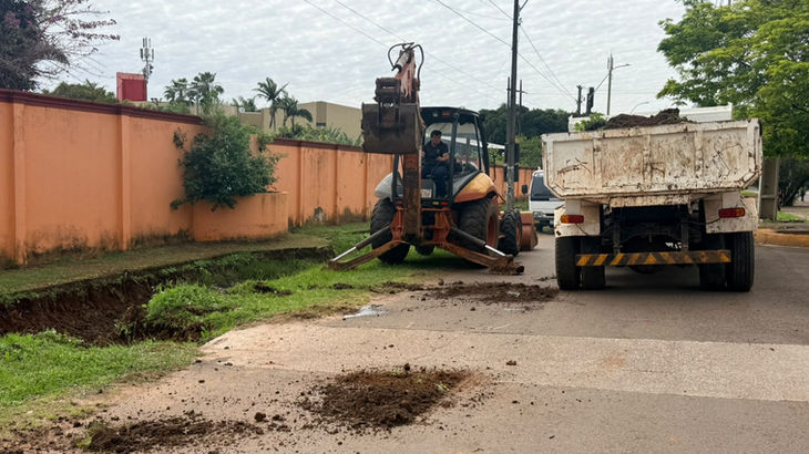 Trabajos de limpieza de cauces hídricos: En diversos puntos de Villarrica