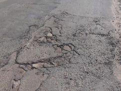 Indignación por bacheado mal hecho: Millonaria inversión de Magín desaparecieron en días