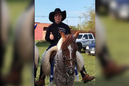 Muere joven apuñalado en jineteada: La policía está rastreando al sospechoso del homicidio