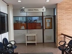 Fiscalía descarta abuso sexual: Joven dijo que relación con policía fue consentida