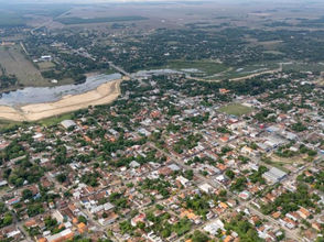 MOPC suscribe contrato para intervención integral de la defensa costera de Alberdi