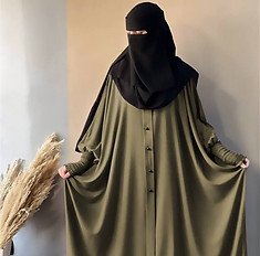 Elegant winter abaya for women designed with comfort, warmth, and modest style.