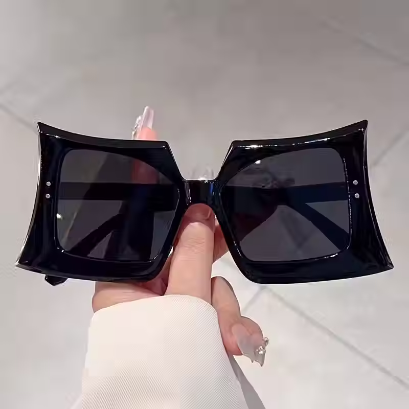 Thumbnail: Oversized Irregular Shape Sharpe