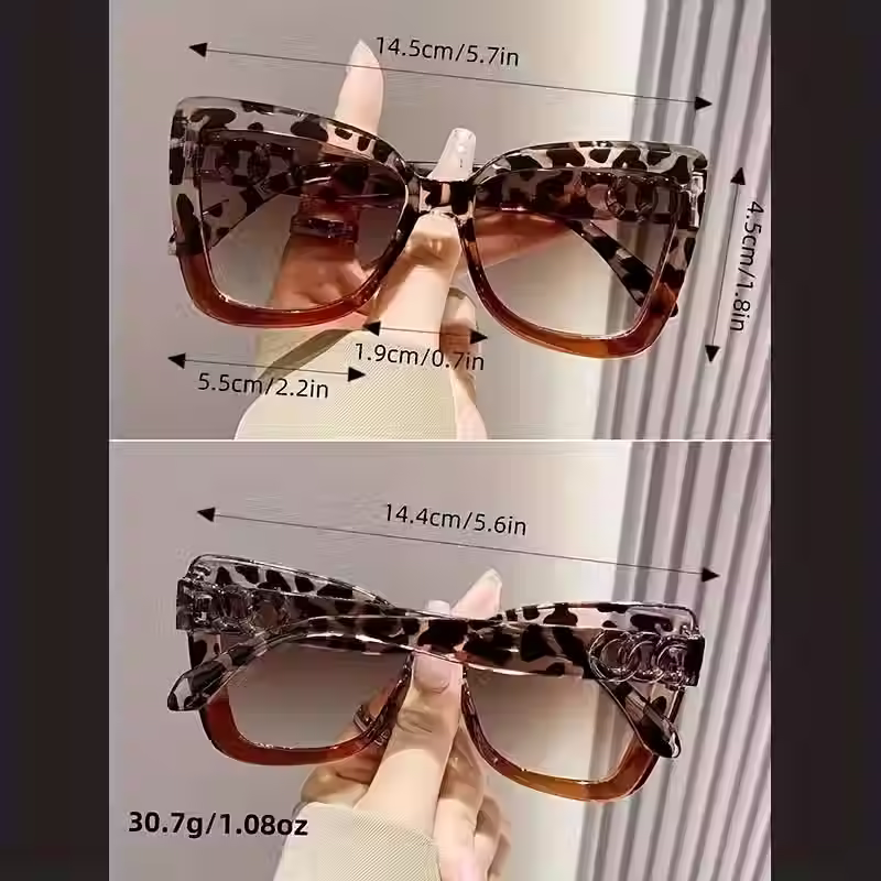 Thumbnail: Cat-Eye Sassy