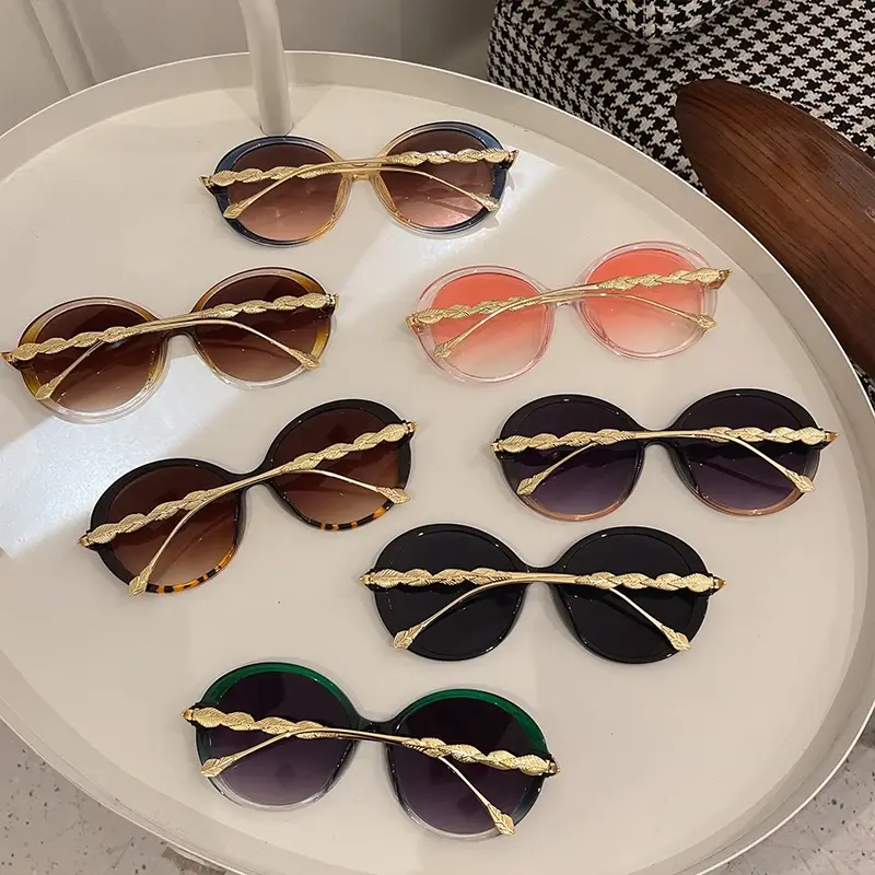 Thumbnail: Vintage Round Frame Sunglasses