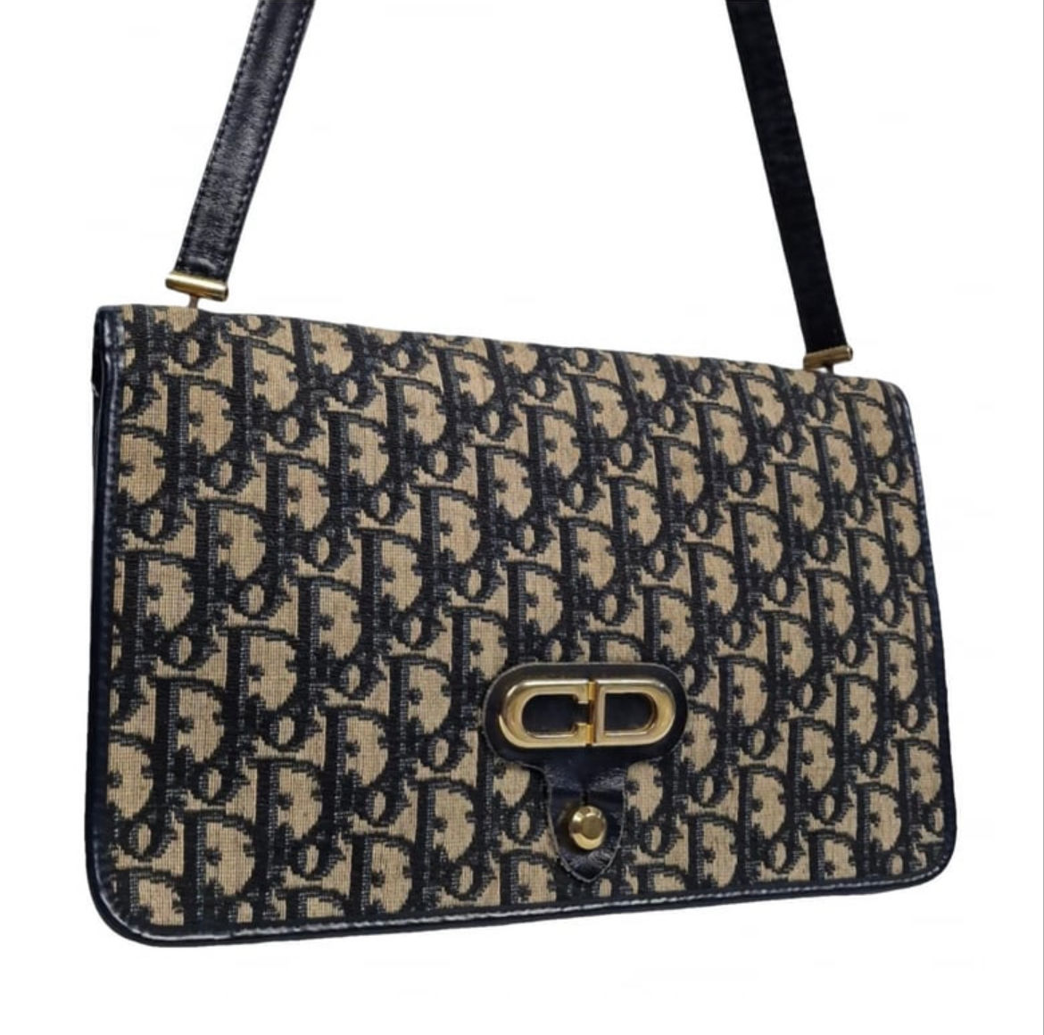Dior CD 30 Montaigne bag