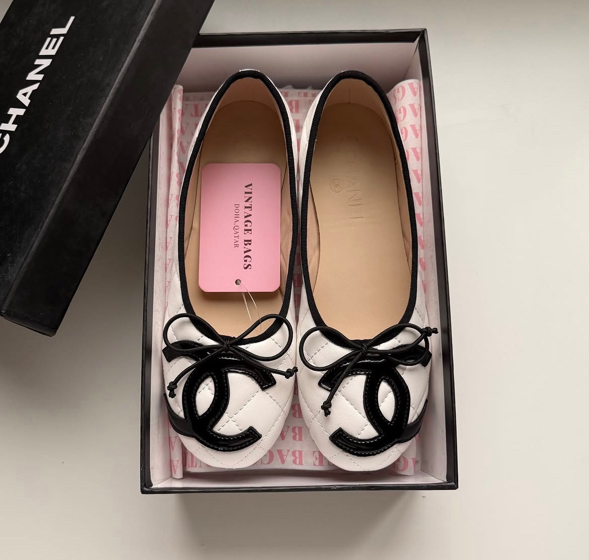 Vintage chanel flats (38/38.5)تسليم فوري 
