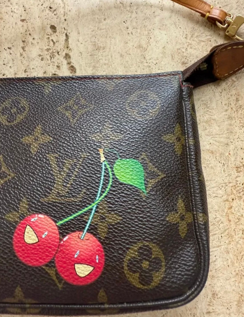 Thumbnail: Limited Louis Vuitton pochette 