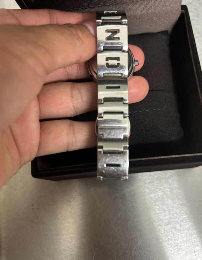 Thumbnail: Fendi watch 