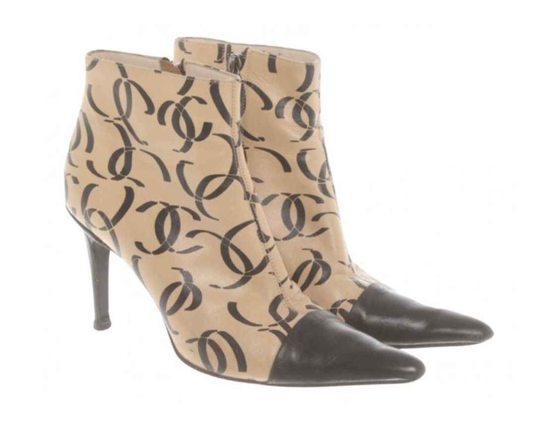 *Limited edition* Chanel boots