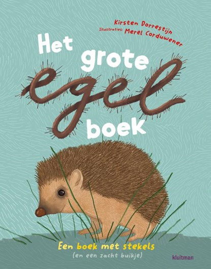 Een egel zit in het gras
