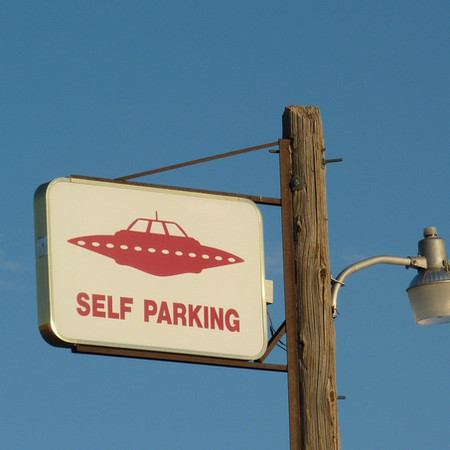 alien-226245_1920.jpg