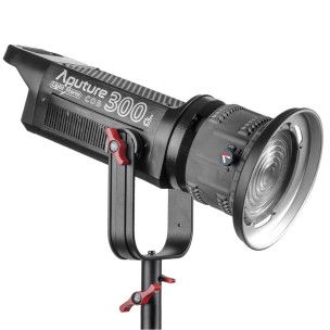 APUTURE 300D LED LIGHT + FRESNEL KIT