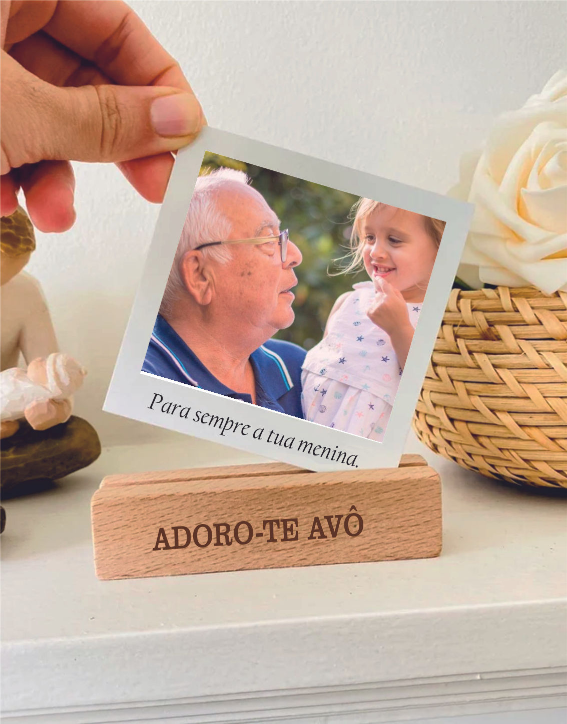 Foto tipo polaroid com base em madeira