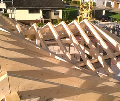 Holzbau, Dachstuhl mit Erker, Professionalität