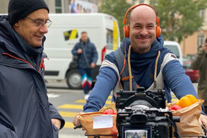 Per Leichenwagen ins Leben