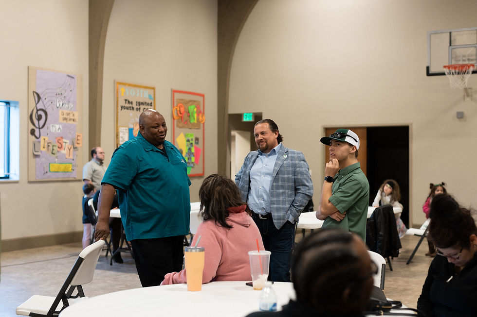 Elected official visiting a weekly meeting at Circles Davis County